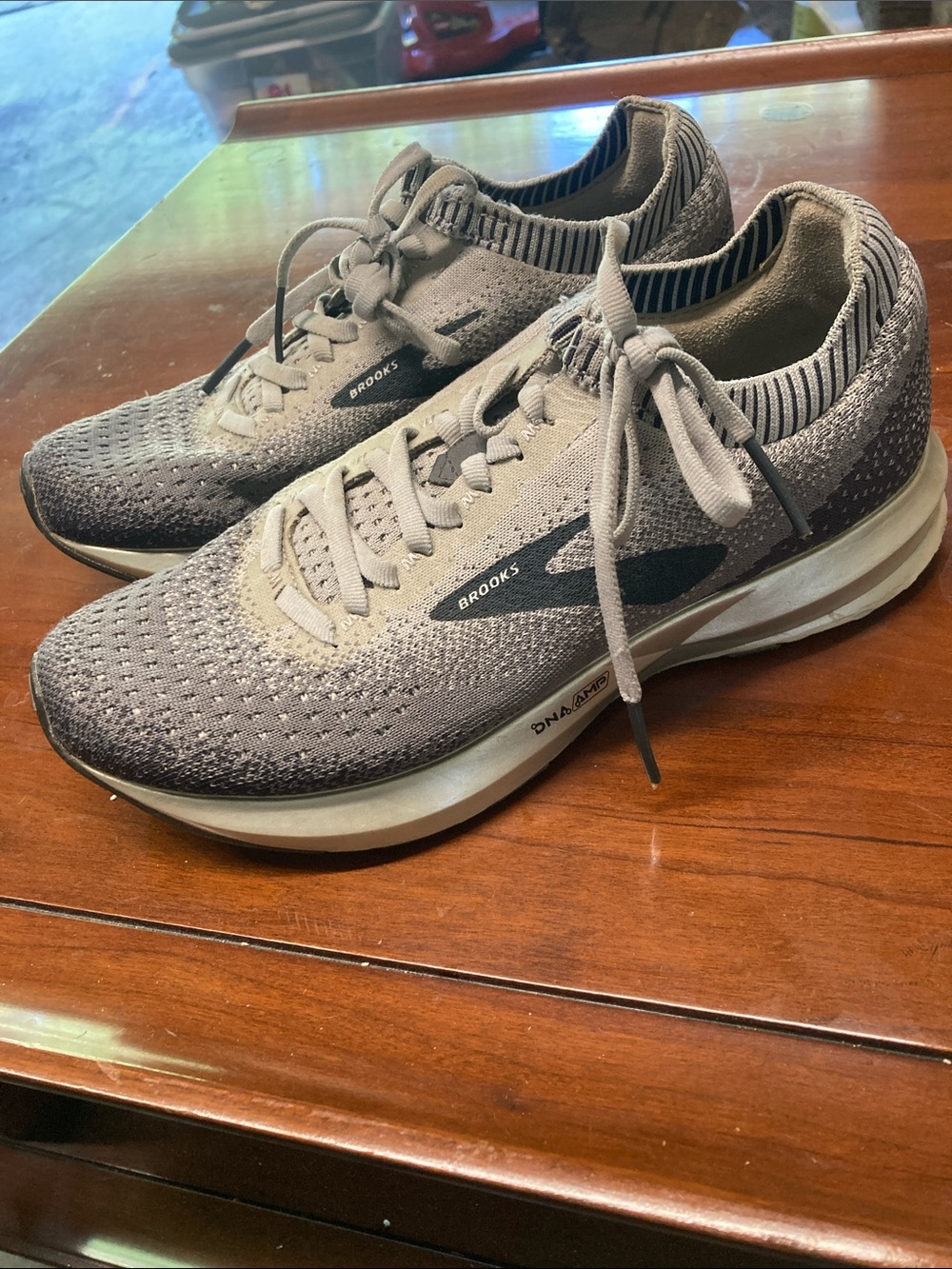Brooks Levitate 2 Women’s Running Shoes Sneakers Knit Size 7 Gray DNA AMP  VGC